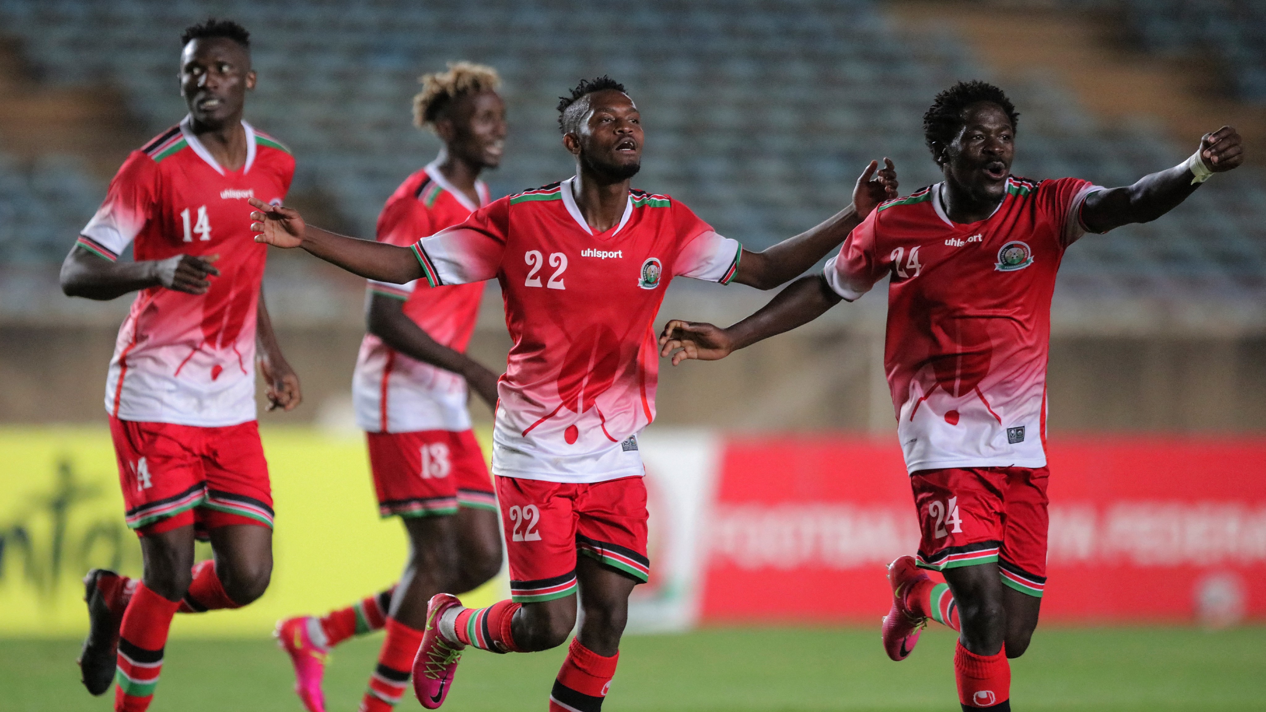 Abdalla Hassan celebrates with teammates (©AFP)